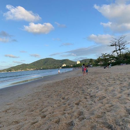 Apto E Suites Praia Do Itapocoroi 佩尼亚 外观 照片