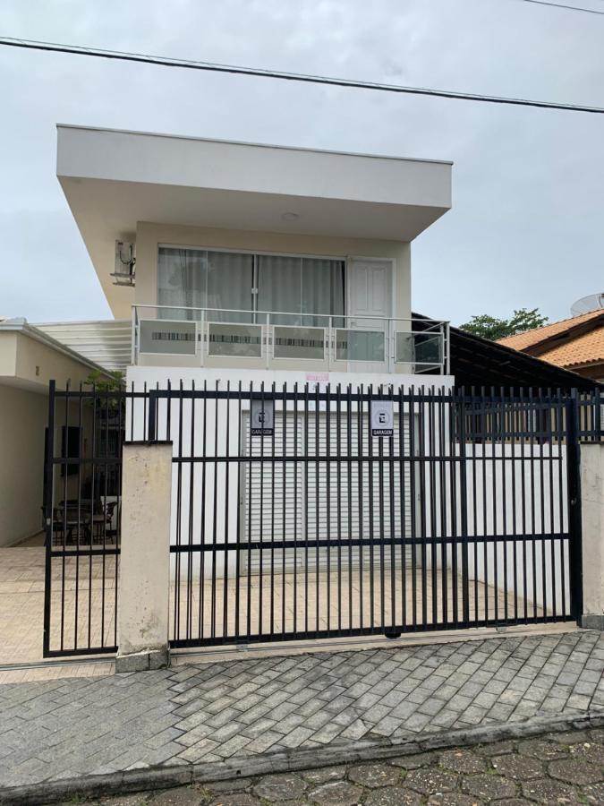 Apto E Suites Praia Do Itapocoroi 佩尼亚 外观 照片