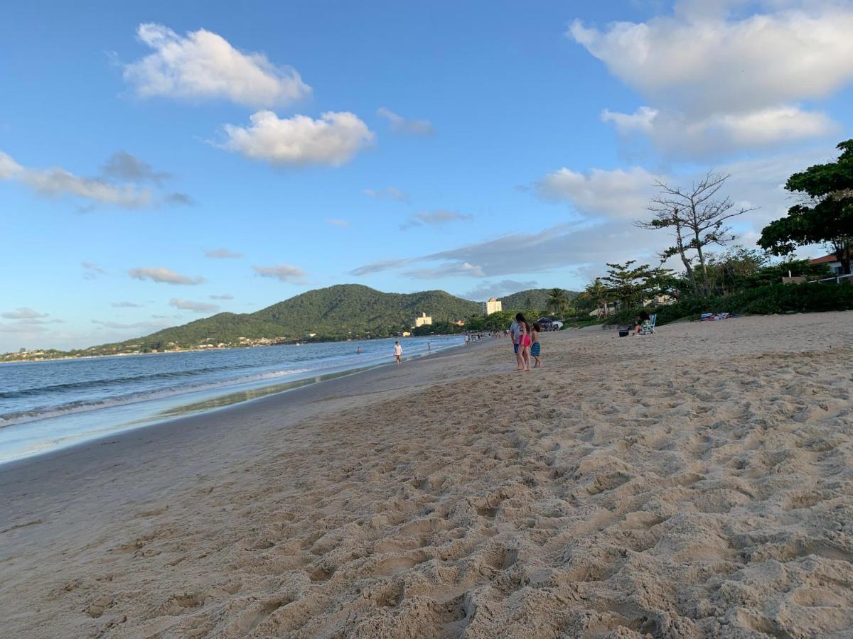 Apto E Suites Praia Do Itapocoroi 佩尼亚 外观 照片
