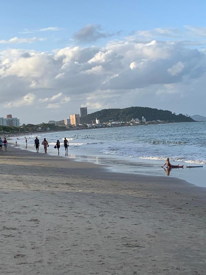 Apto E Suites Praia Do Itapocoroi 佩尼亚 外观 照片