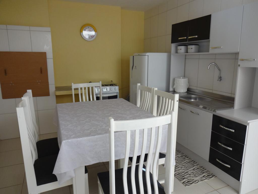 Apto E Suites Praia Do Itapocoroi 佩尼亚 外观 照片